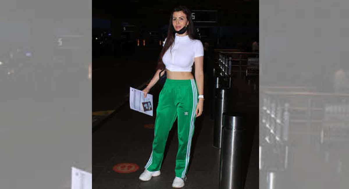 Giorgia Andriani looks a complete Diva as she was spotted at the airport