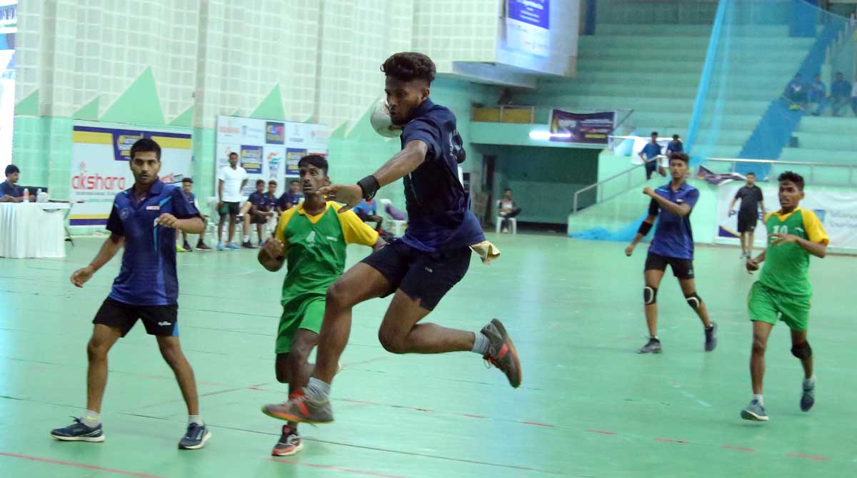 Telangana boys begin with a win in National Handball Championship