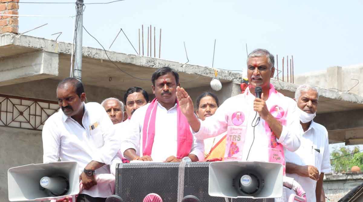 Eatala provoking people to get votes: Harish Rao