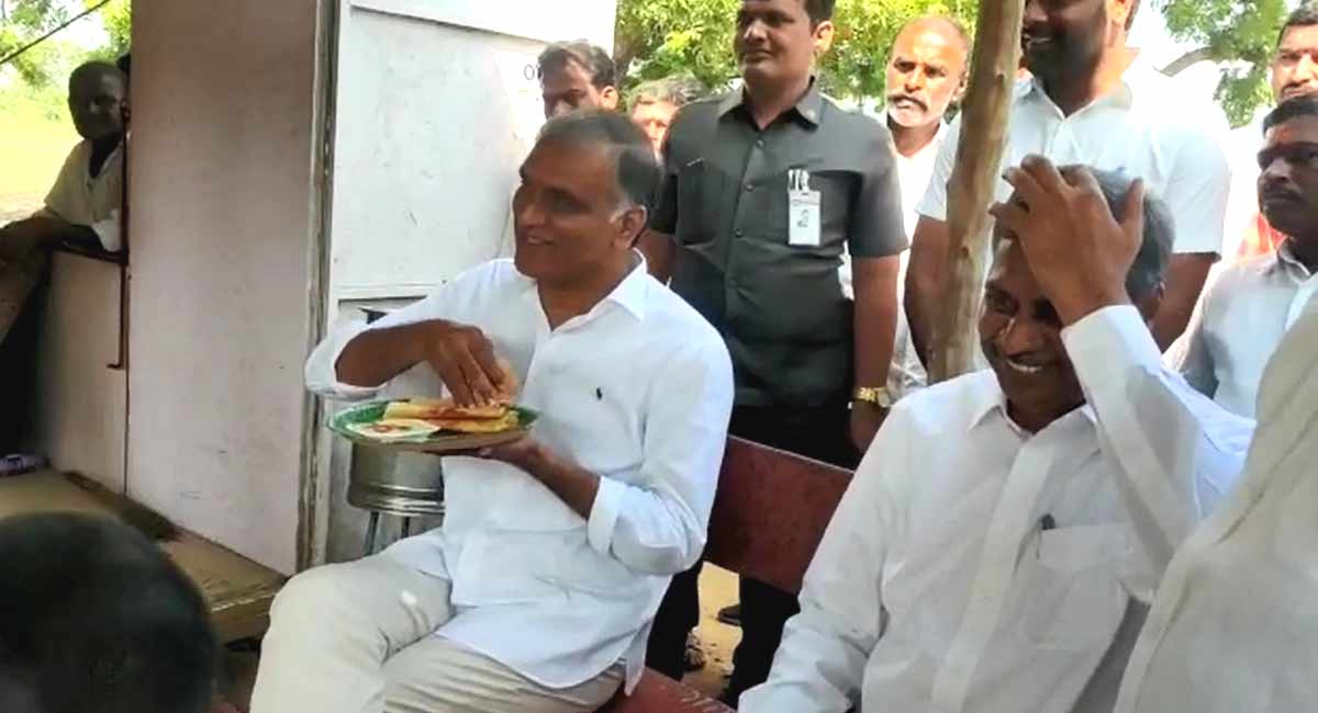 Watch: Harish Rao makes the day for village eatery owner