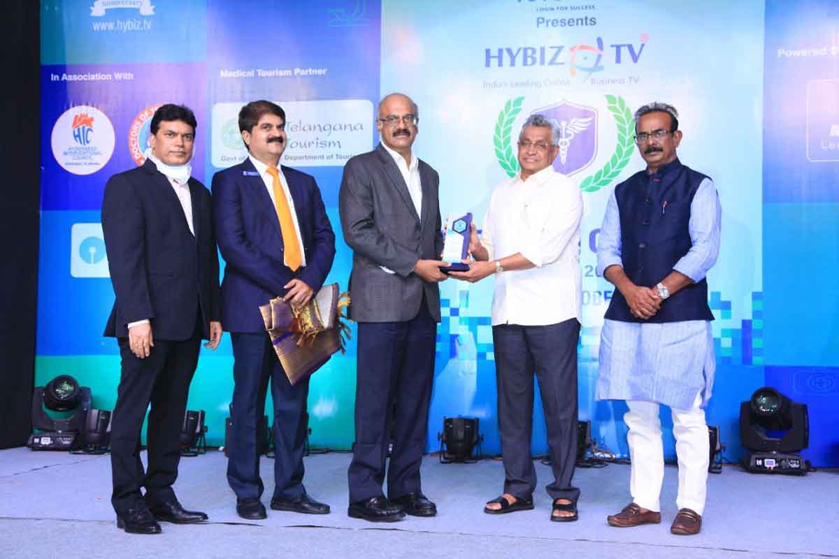 Hyderabad: Doctors honoured with Healthcare Awards