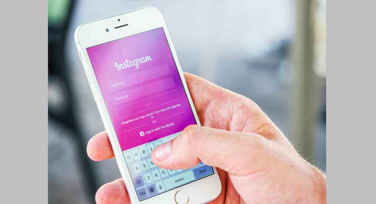 Social media users back to old-school activities during major outage