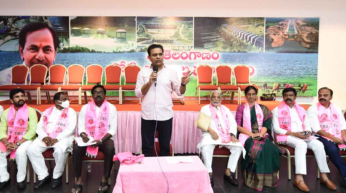 Make Telangana Vijaya Garjana a huge success: KTR
