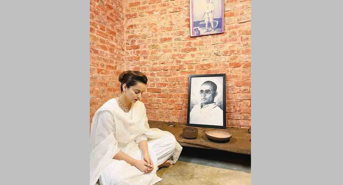 Kangana Ranaut pays tribute to Veer Savarkar