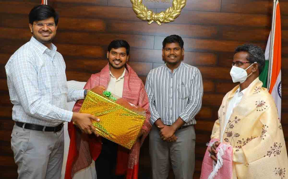 Civil Services ranker felicitated by Khammam Collector