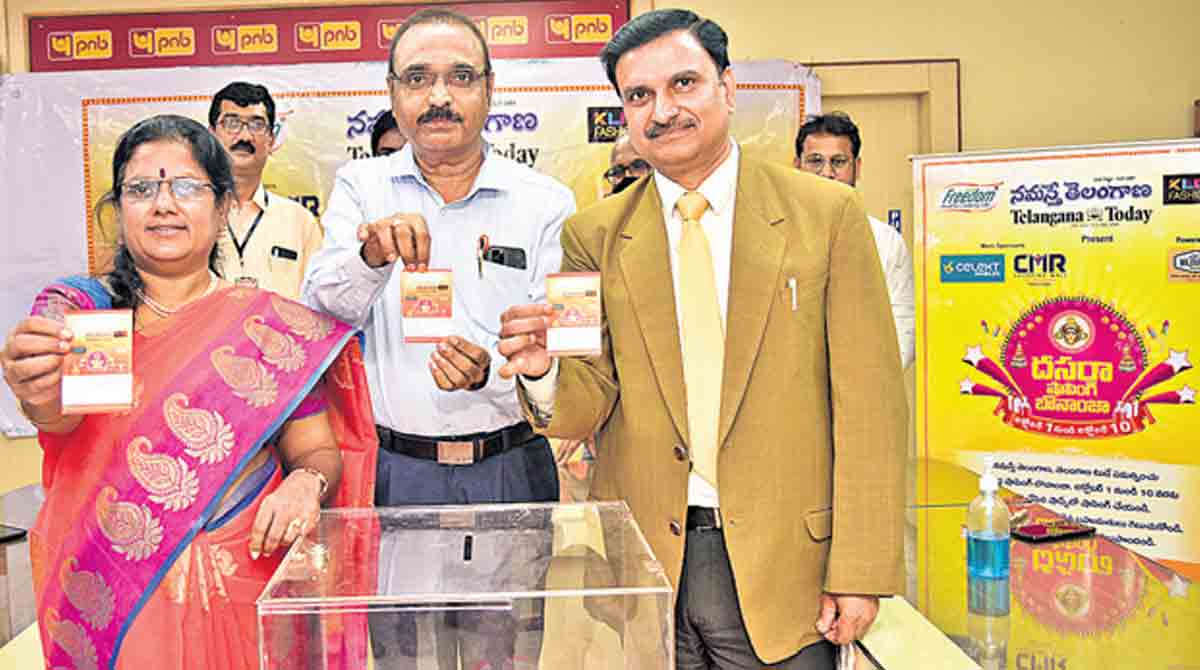 Dasara Shopping Bonanza: Lucky win for Bengaluru techie