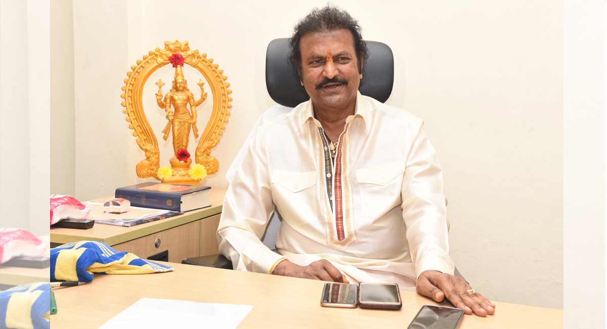 Manchu Vishnu takes charge as MAA prez, Mohan Babu urges rivals not to quit