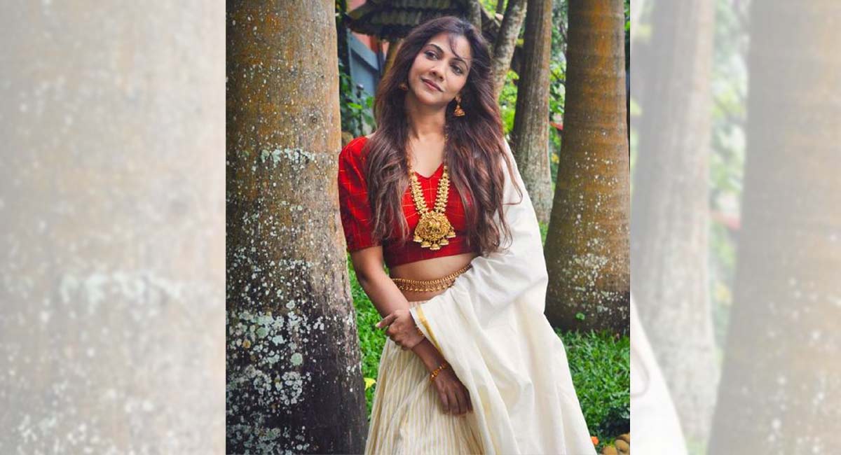 Madonna Sebastian sings Kannada song at ‘Kotigobba 3’ success event