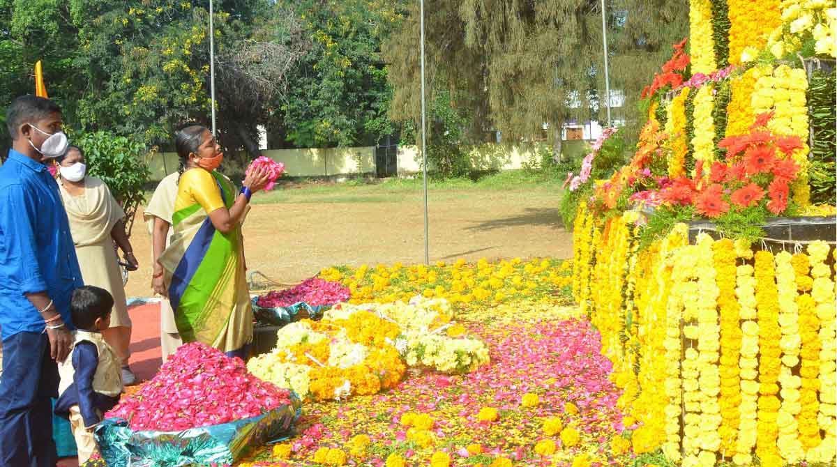 Police bravehearts remembered in erstwhile Medak