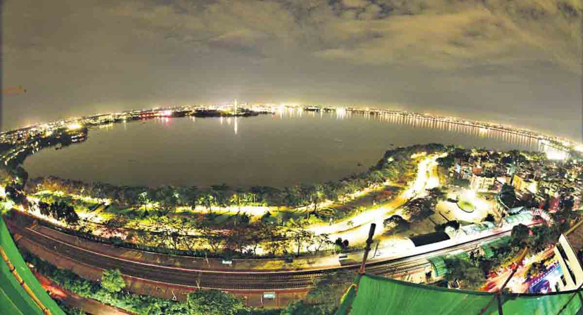 Night bazaar along Hussain Sagar soon: KTR
