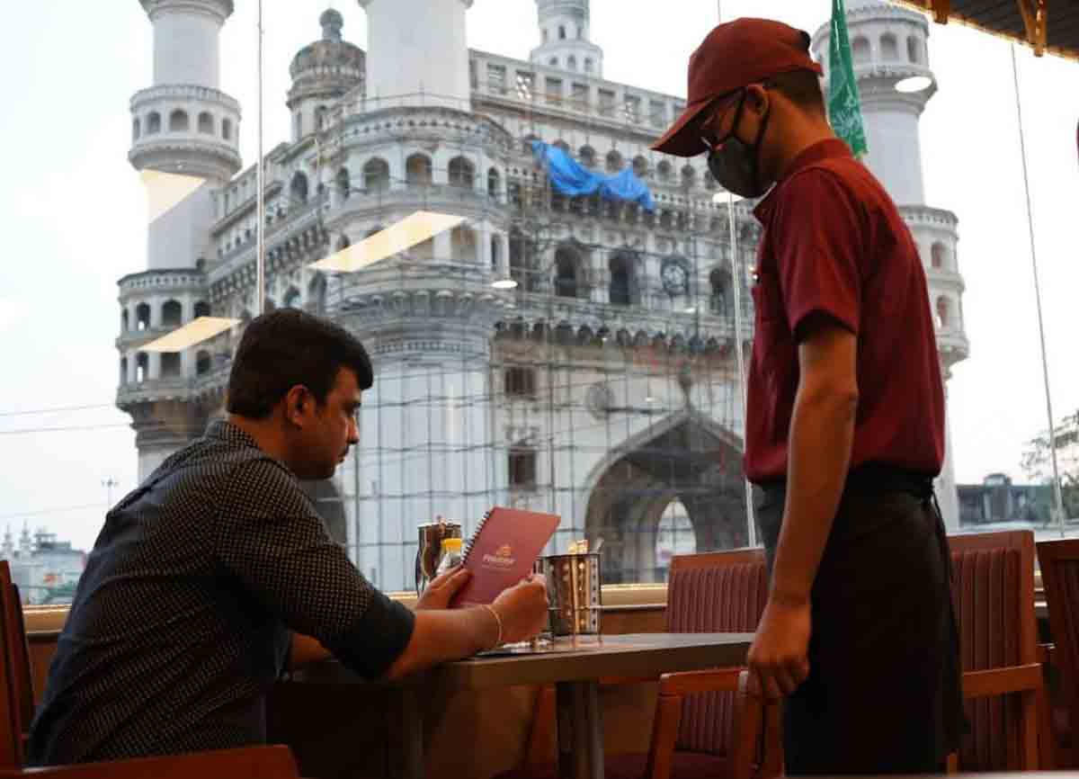 Paradise opens its outlet at Charminar