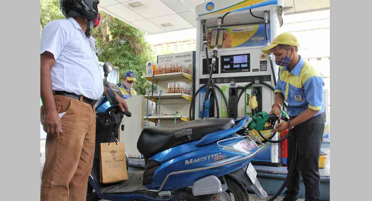 Fuel prices hiked again by 35 paise/ltr for 5th consecutive day