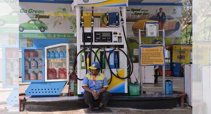 Diesel crosses Rs 100 per litre mark in Jaipur