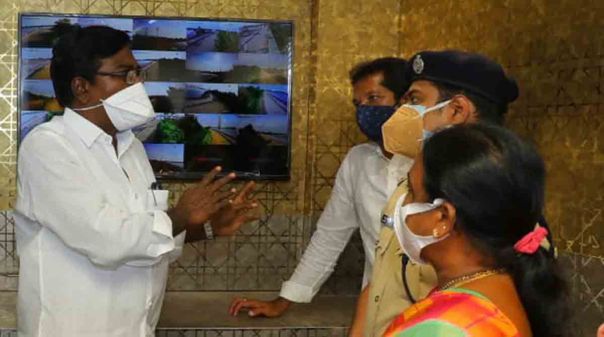 Puvvada to provide 500 CCTV cameras to Khammam police