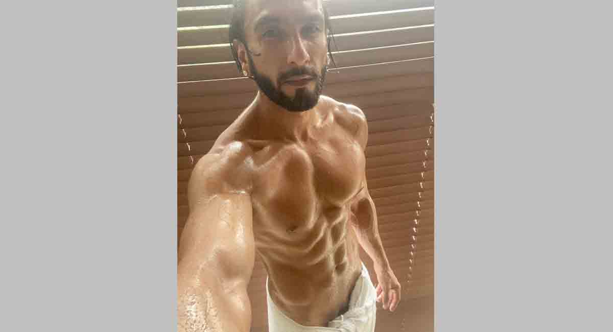 Ranveer Singh drops drool-worthy pic, Pooja Hegde reacts