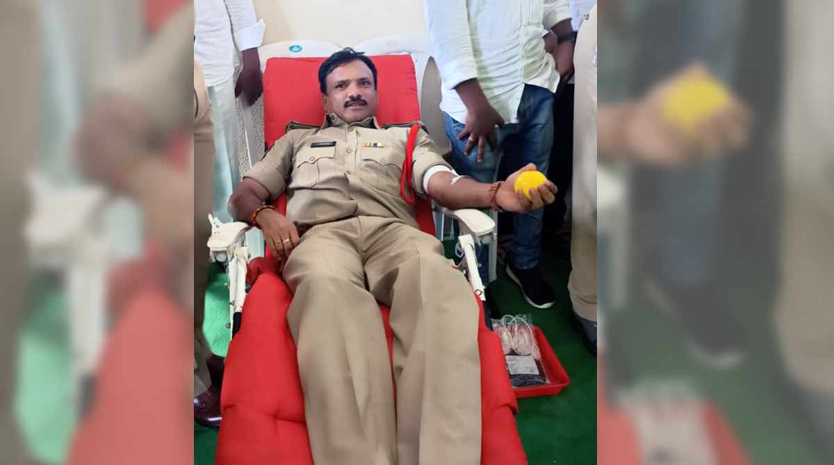 Asifabad: Blood donation camp by Rebbena police evokes good response