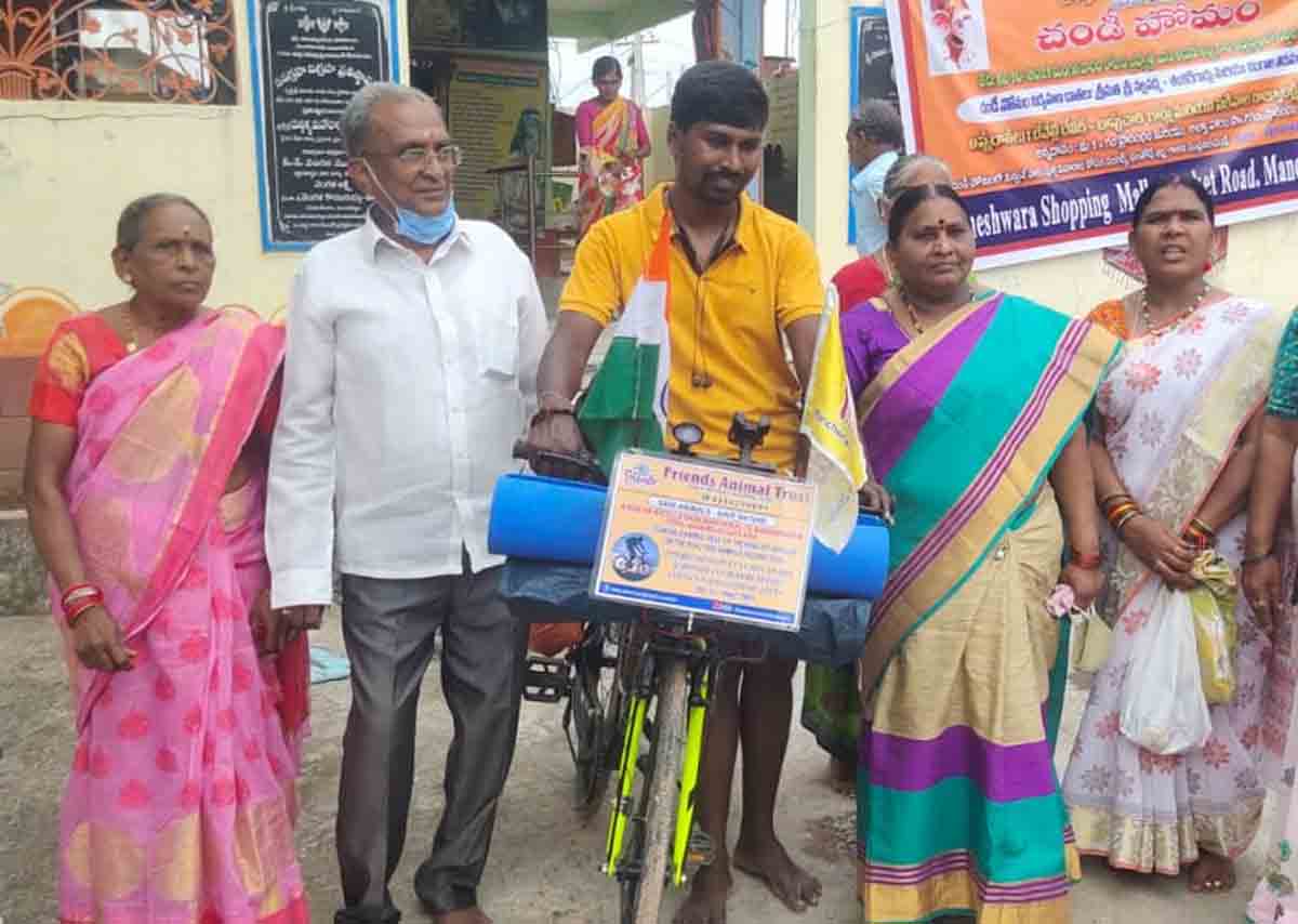 Mancherial man on a mission to spread ‘save animals’ message