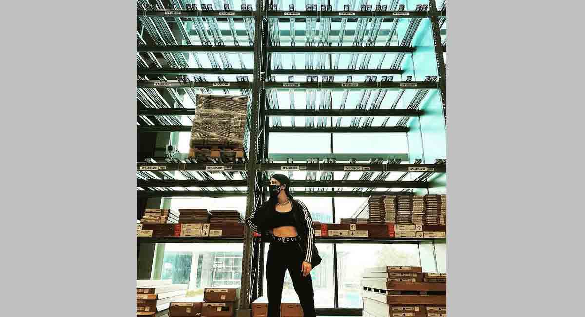 Shruti Haasan shops for new home with beau