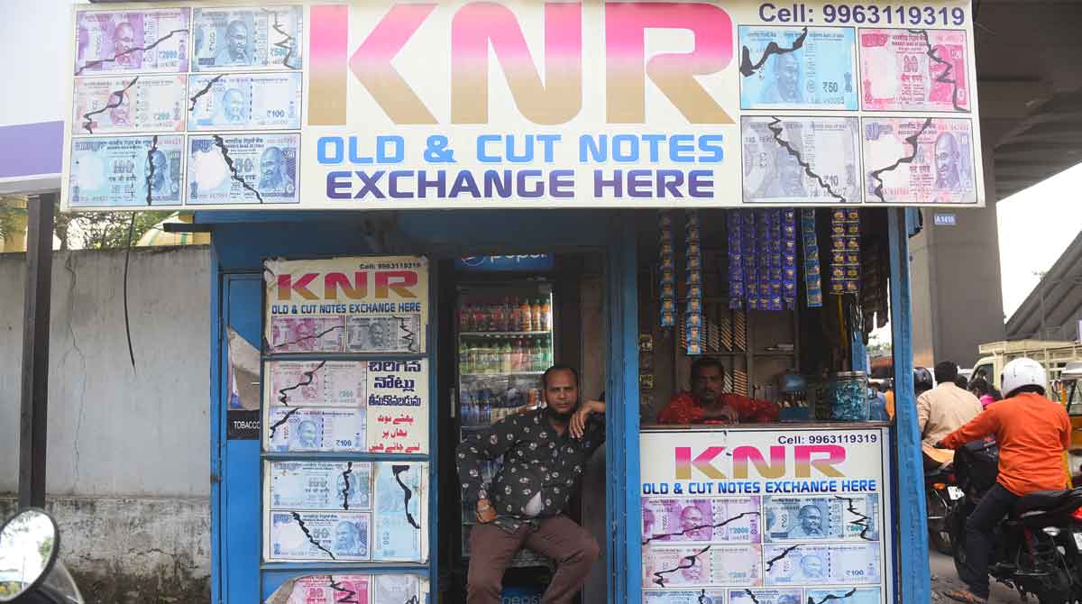 Soiled notes exchange business, a vanishing trade