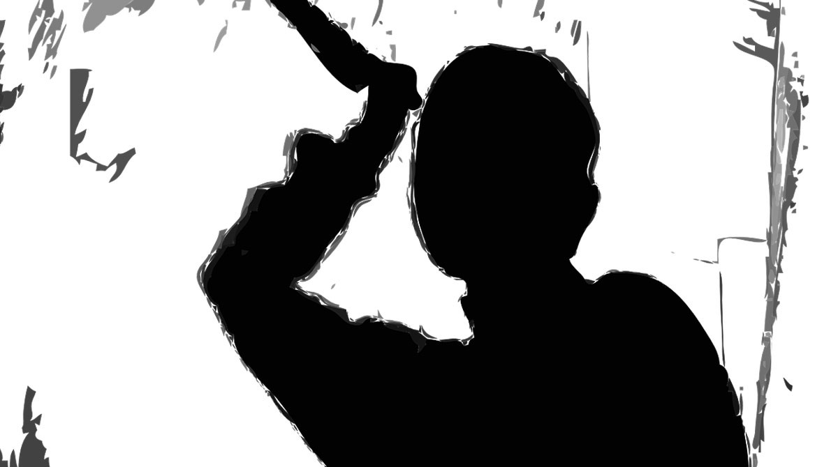 Stalker attacks woman with blade in Hyderabad