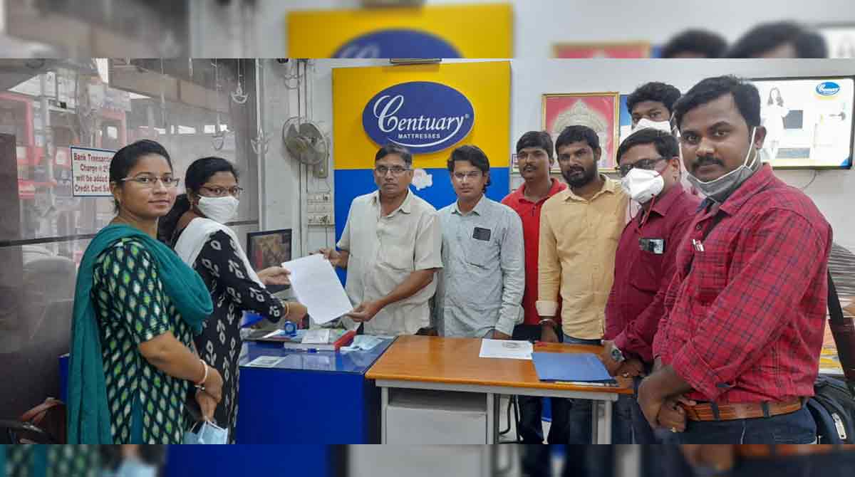 Implementation of Right to Sit act demanded