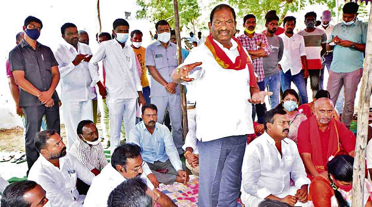 Newly married couples eligible for Dalit Bandhu, says Koppula