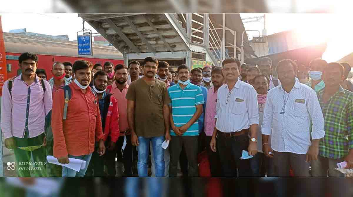 Dalit Bandhu beneficiaries on trip to Haryana to buy buffaloes