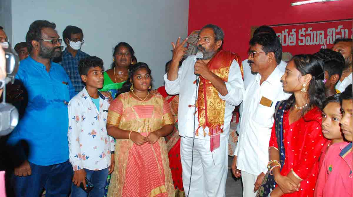 Central farm laws harmful to country, farmers: Narayana Murthy