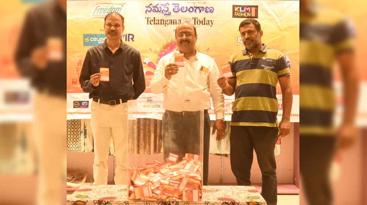 Dasara Shopping Bonanza: Woman takes home a 32-inch TV