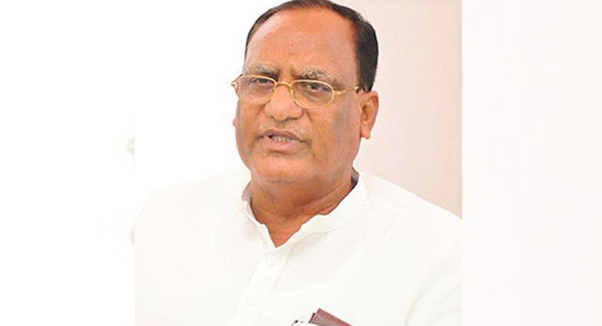 With no place in AP, Sharmila seeking political space in Telangana: Gutha