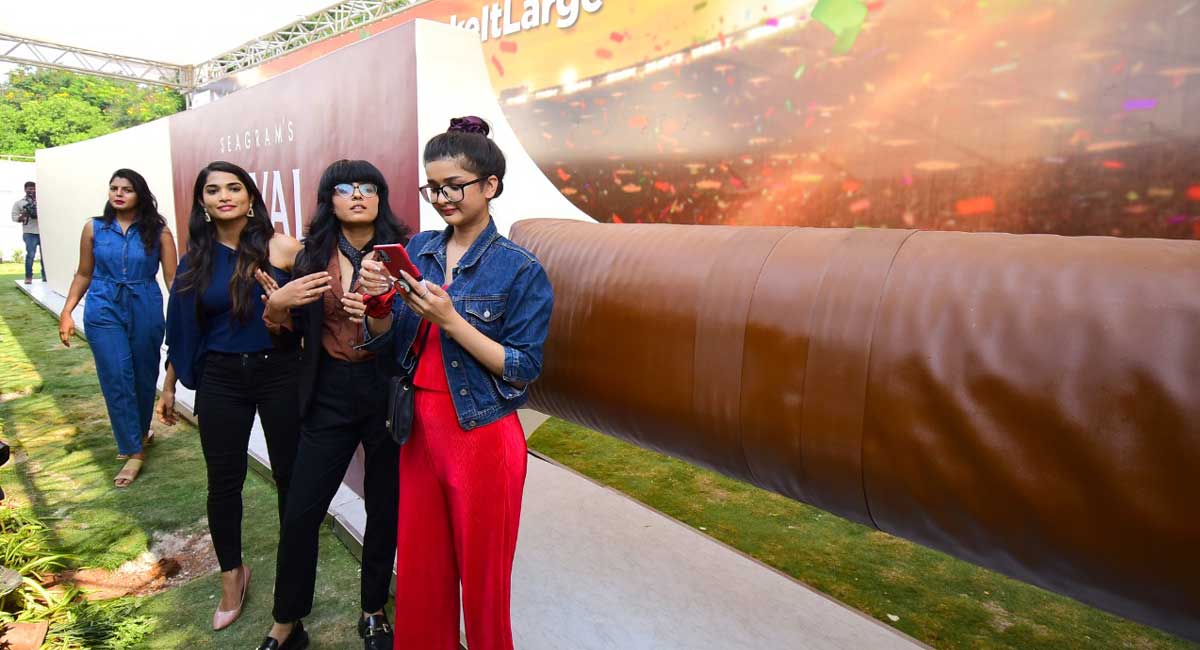 Hyderabad: World largest cricket bat at 56.1 feet unveiled at Tank Bund