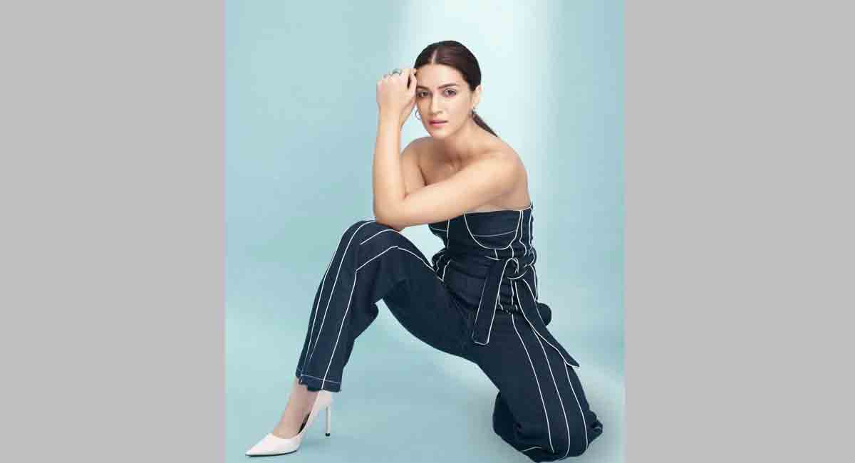 Kriti Sanon looks fierce in a tube denim jumpsuit