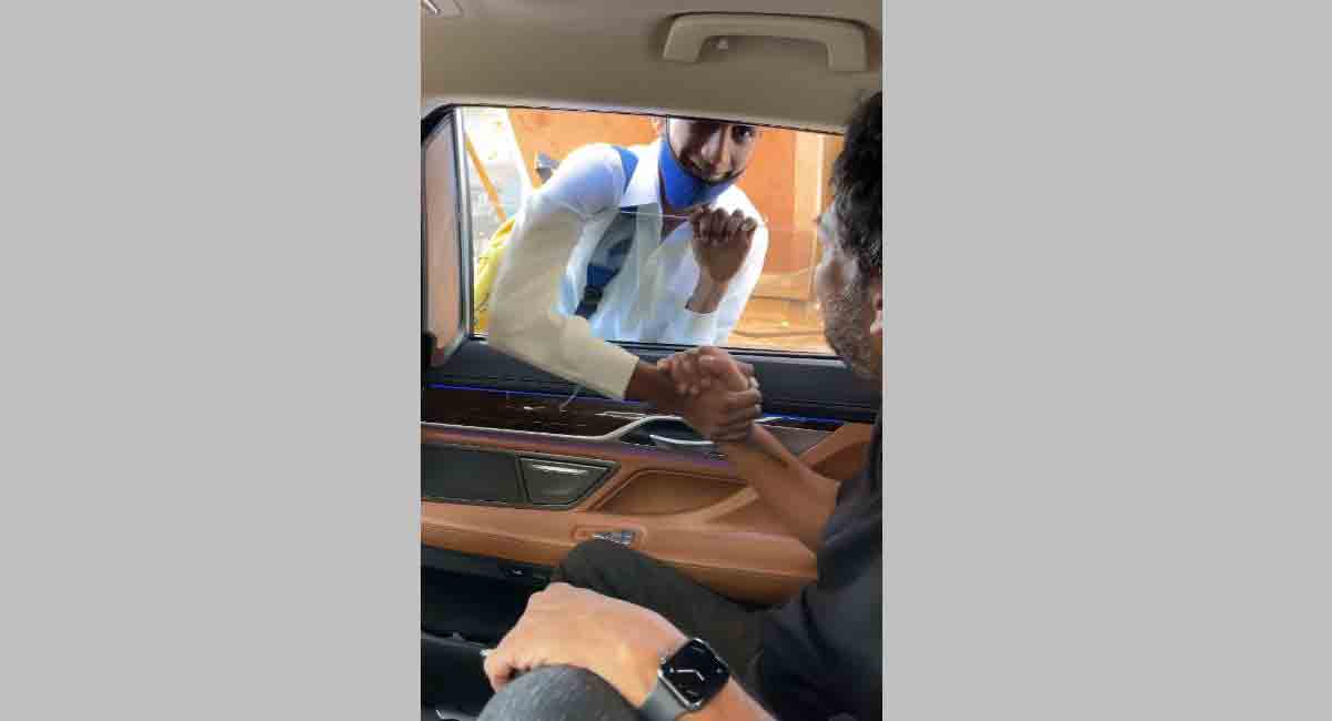 Puri Jagannadh thrilled to see his fan in Mumbai, Charmme Kaur shares video on Twitter