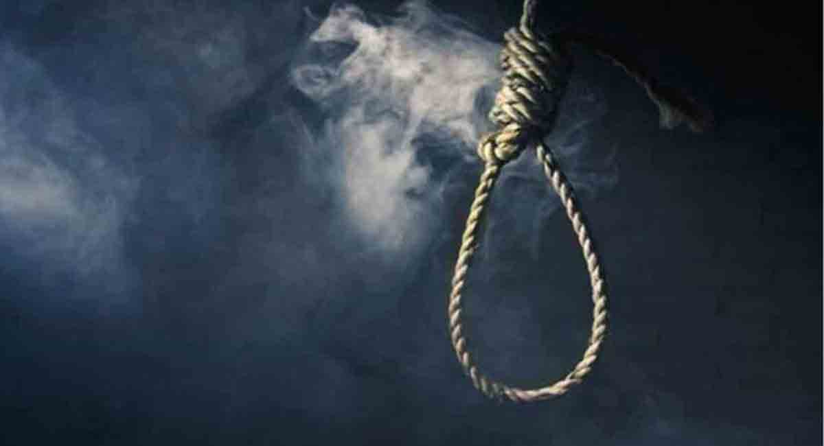 Couple commits suicide in Mahabubnagar
