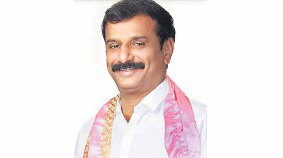 MP Kotha Prabhakar assures availability of paddy seeds
