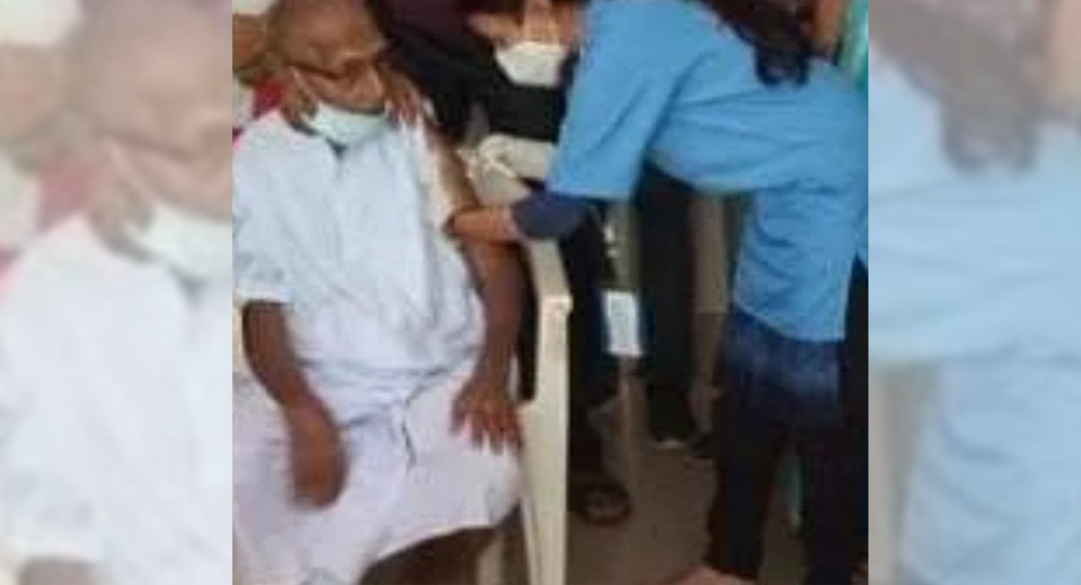 125-year-old seer takes Covid vax in Varanasi