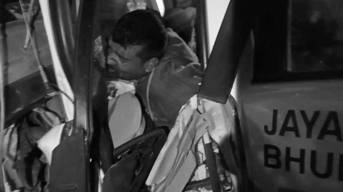 Police officer on patrol duty dies in road accident in Bhupalpally