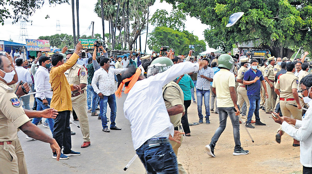 ‘Go back’ slogans greet Bandi again