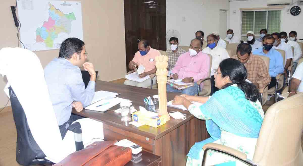 Bhupalpally Collector directs officials to take steps to procure paddy