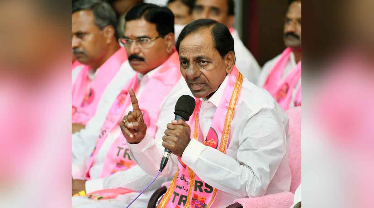 KCR demands Centre to announce paddy procurement policy