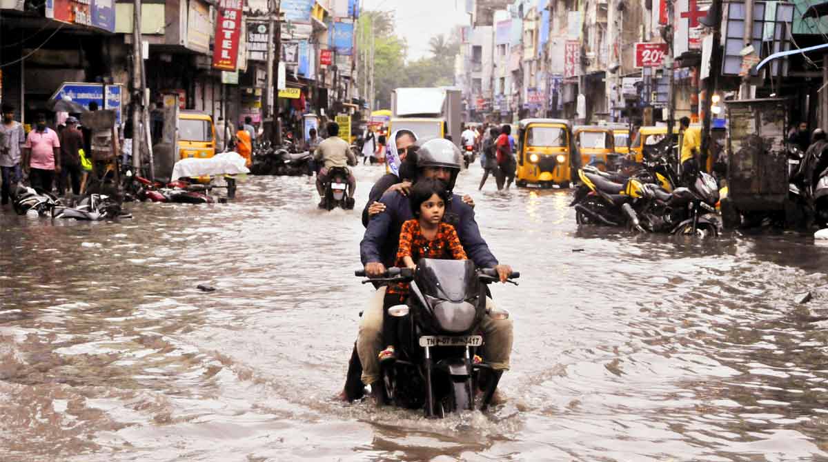 Chennai goes under water, red alert issued for several TN dists