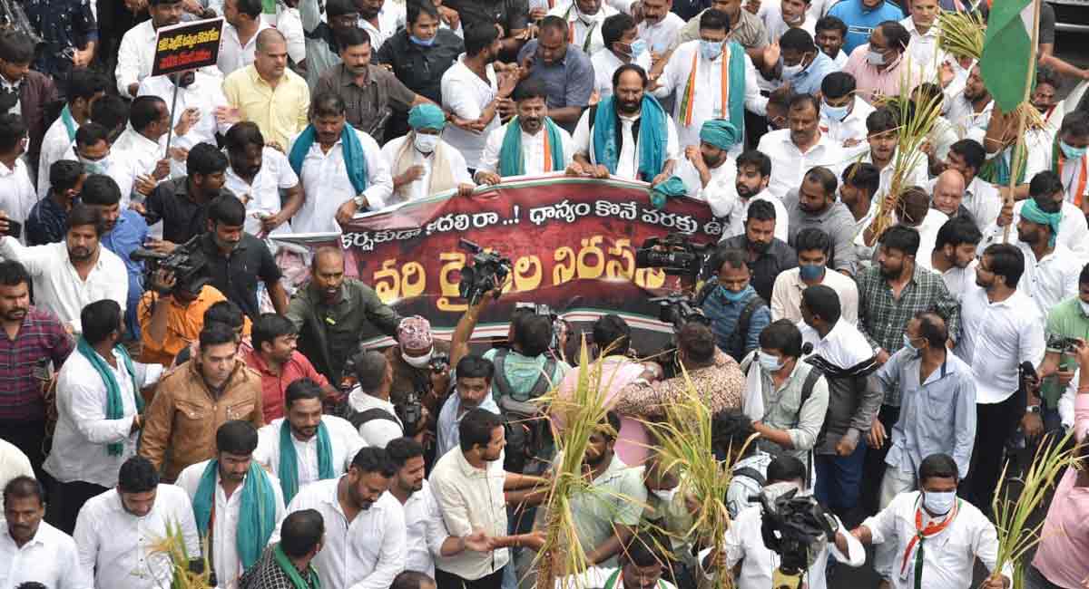 Congress demonstration seeking paddy procurement by Centre