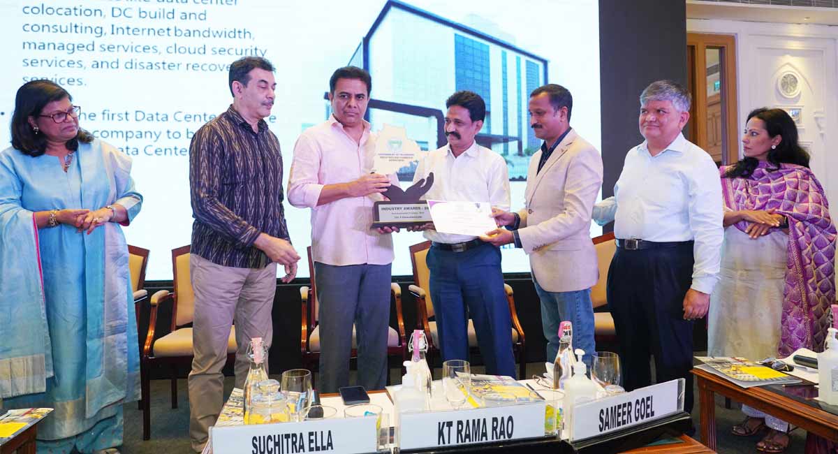 CtrlS bags sustainability innovation award