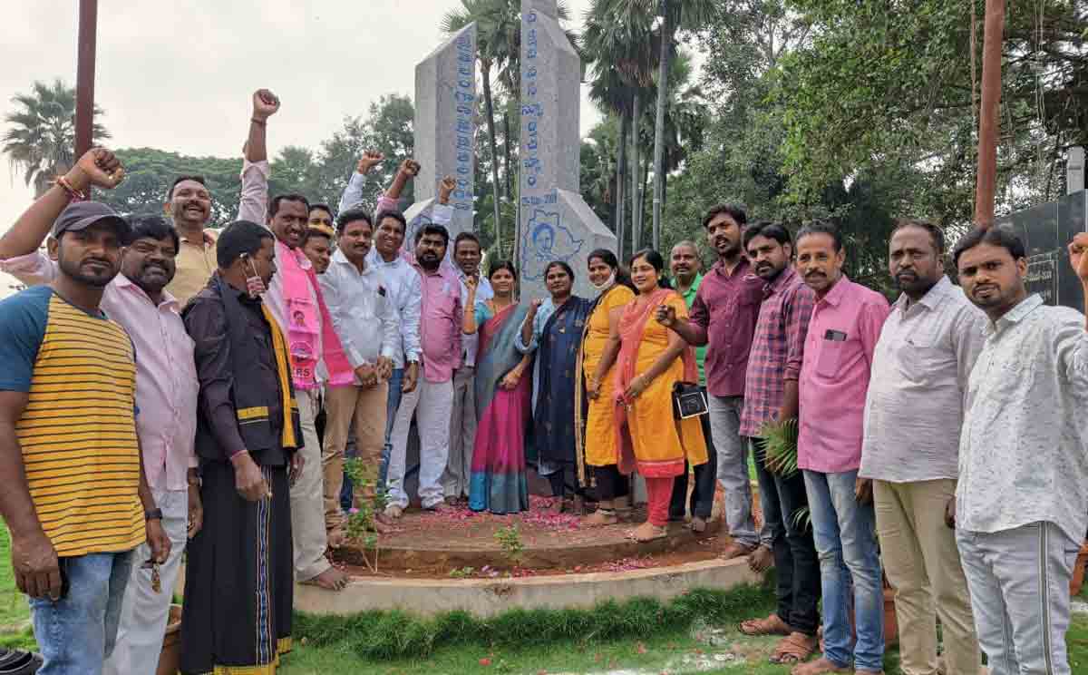 TRS cadre observes Deeksha Divas in Warangal
