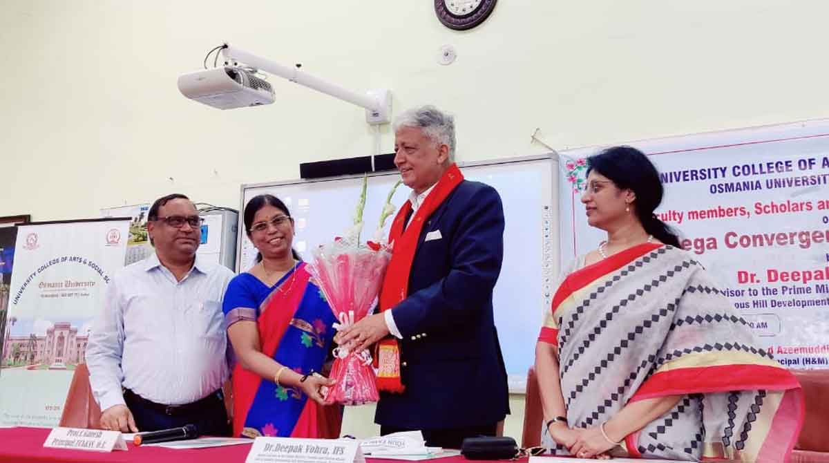 OU students attend lecture by Dr Vohra