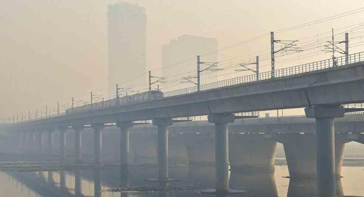 Delhi air quality remains very poor; minimum temperature drops to 9.8 degrees Celsius