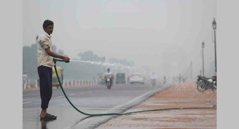 Layer of smog engulfs Delhi as air quality deteriorates to ‘very poor’ category