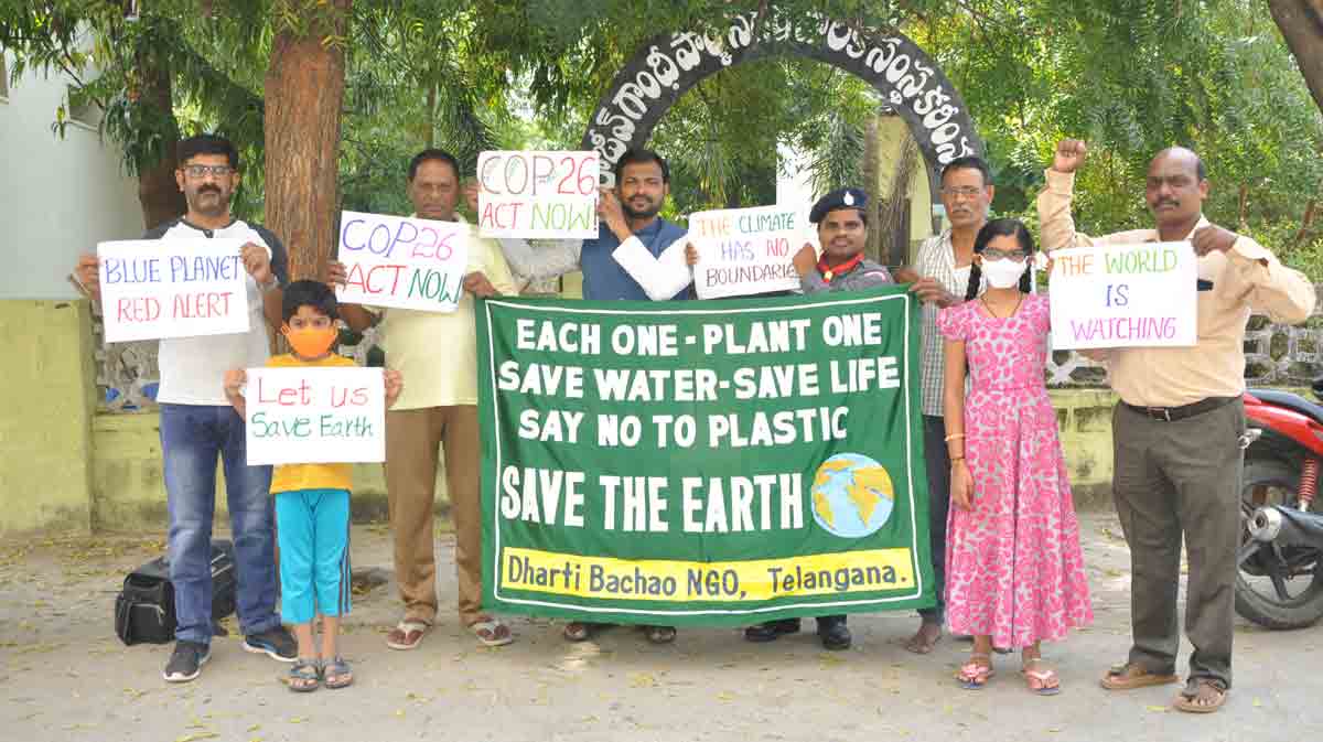 Karimnagar: Dharti Bachao voices solidarity with COP26