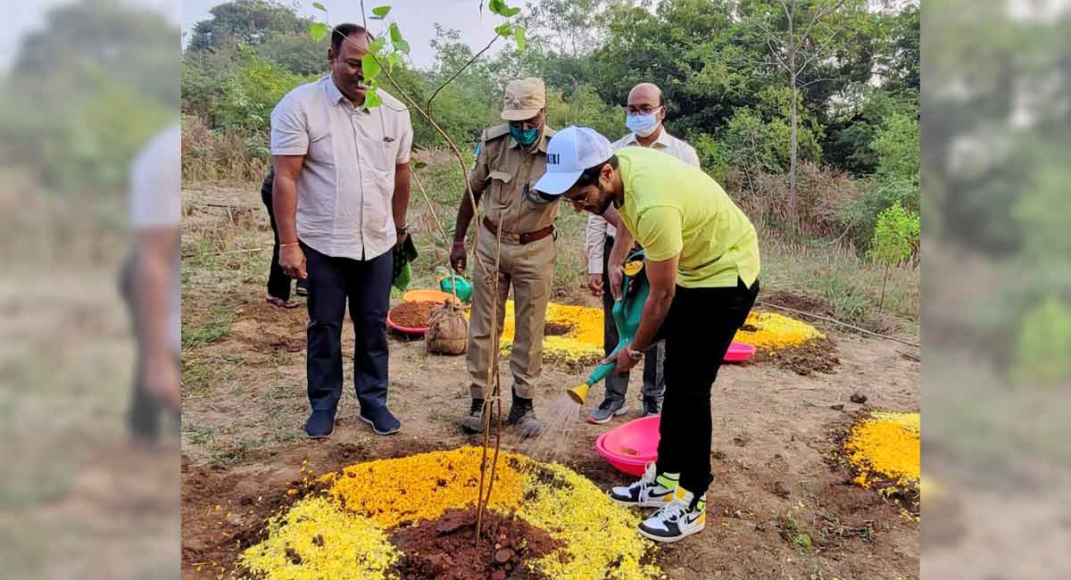 Dulquer Salman Joins Green India Challenge in Hyderabad