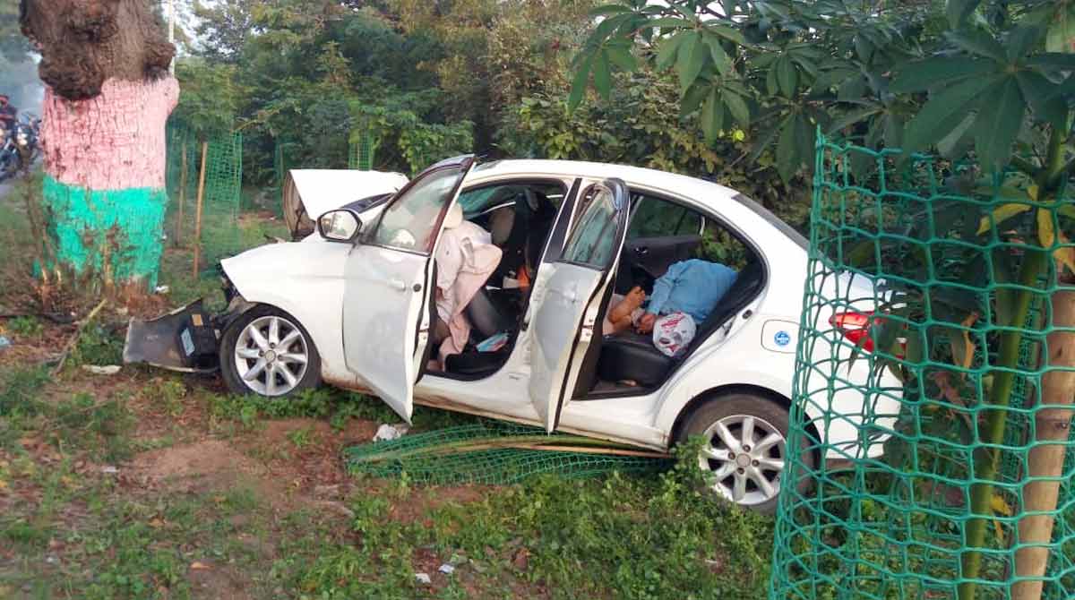 Four persons die in a road accident in Karimnagar